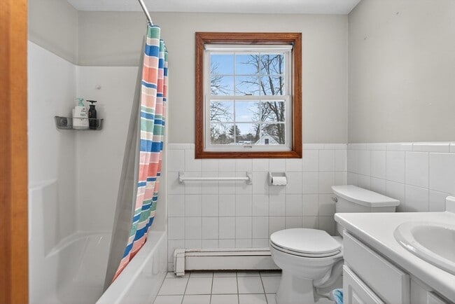 Building Photo - 23 Cady St