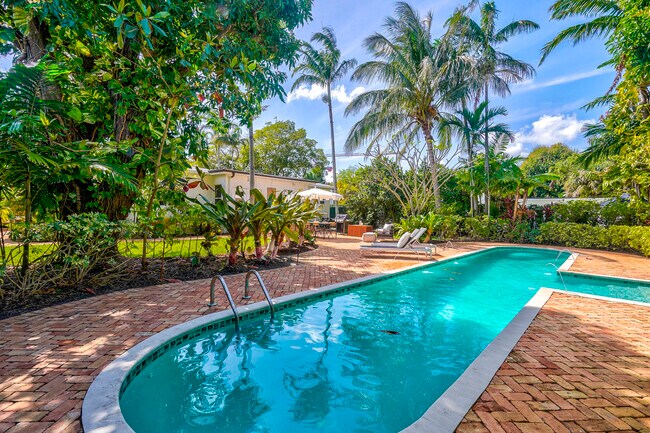 Building Photo - 411 26th St