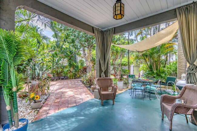 Building Photo - 511 29th St