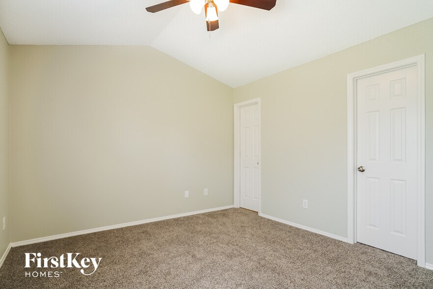 Building Photo - 6220 Saybrooke Dr