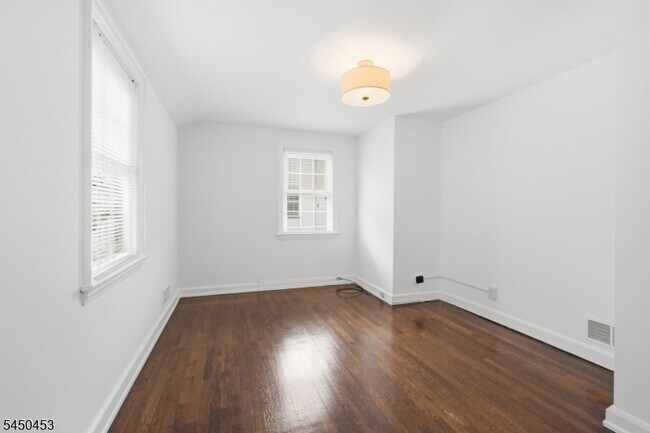 Building Photo - 20 Wilber Terrace
