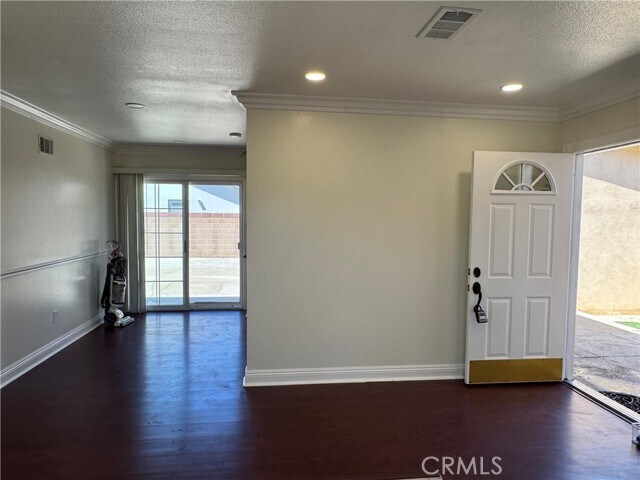 Building Photo - 15471 Salisbury Ln