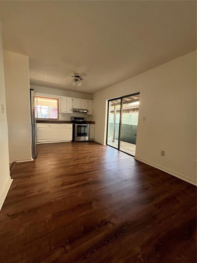 Building Photo - 6834 SW 128th Pl
