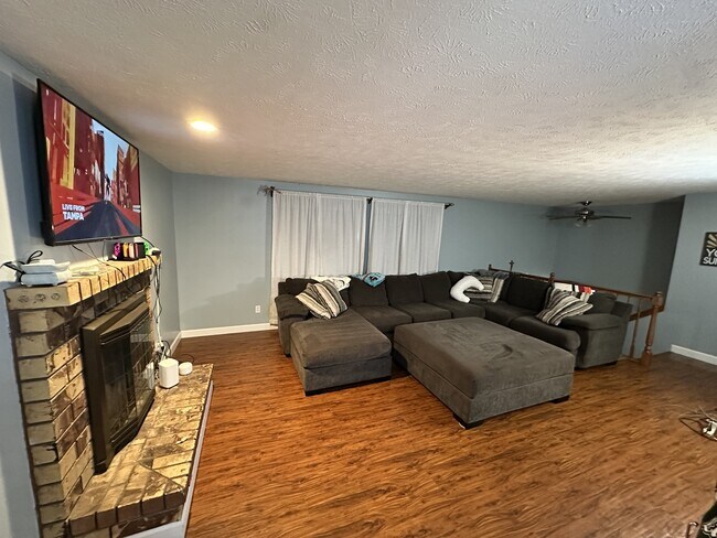 Building Photo - 3102 S Rebecca St