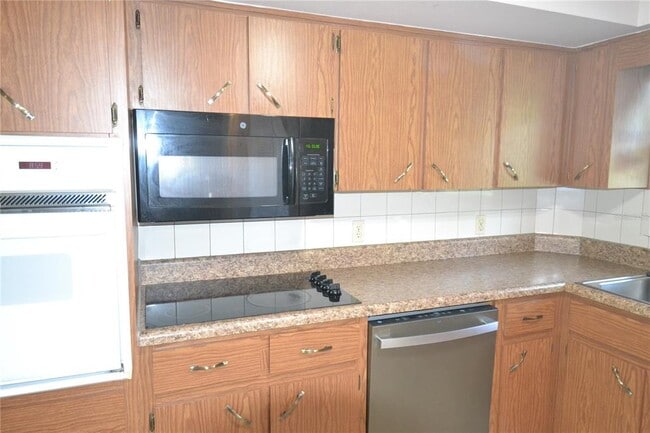 Building Photo - 2471 Sumatran Way