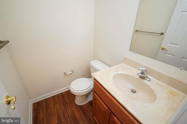 Building Photo - 439 Parkview Ct