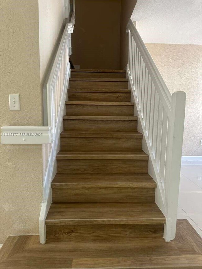 Building Photo - 1026 NE 207th Terrace