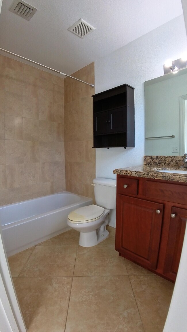 Building Photo - 1000 Palm Trail