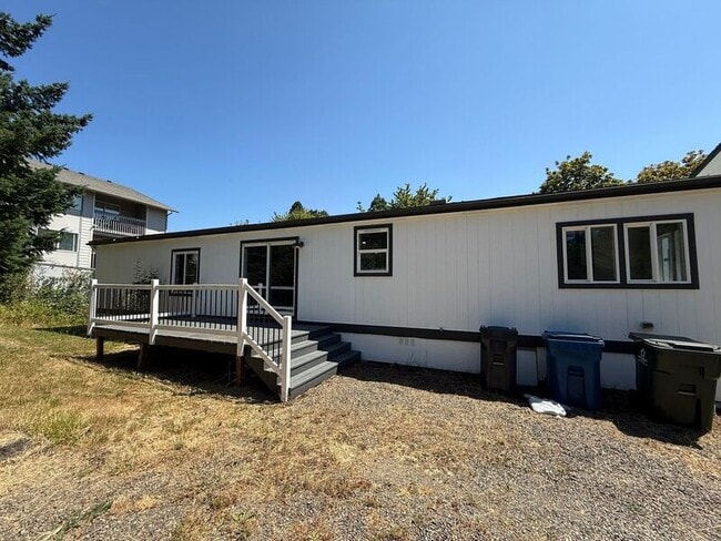 Building Photo - 865 Vista Ave SE