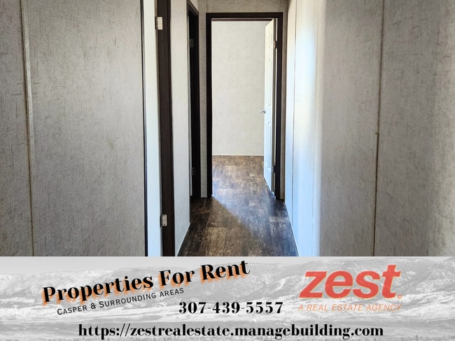 Building Photo - 1661 Scenic St