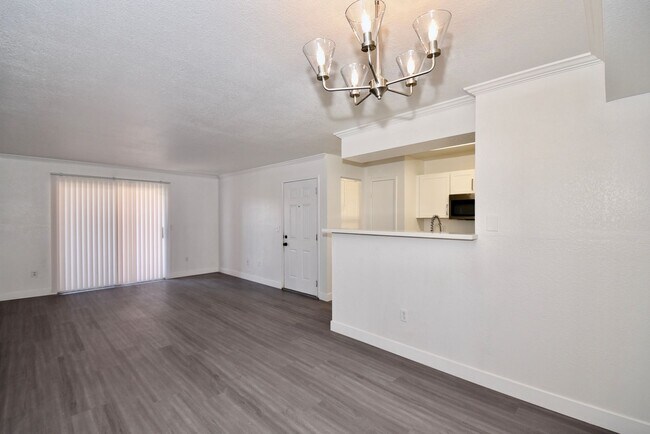 Building Photo - Move-In Ready Upgraded 1 Bed • 1 Bath Cond...