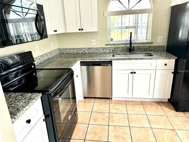 Building Photo - 7808 Laurel Oak Ln