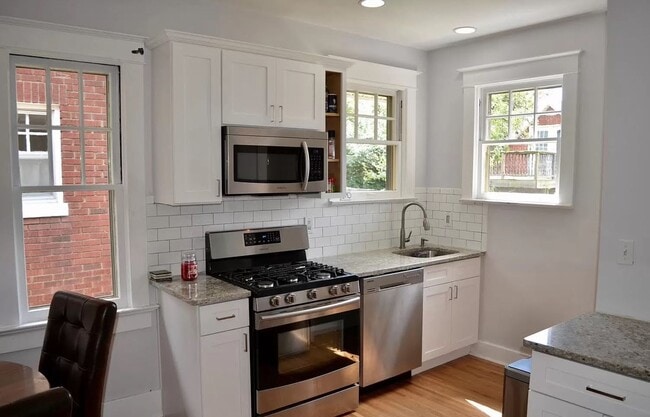 Building Photo - Crescent Hill  Charming Three Bedroom Bung...