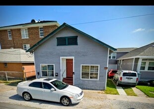 Building Photo - 539 Ave A