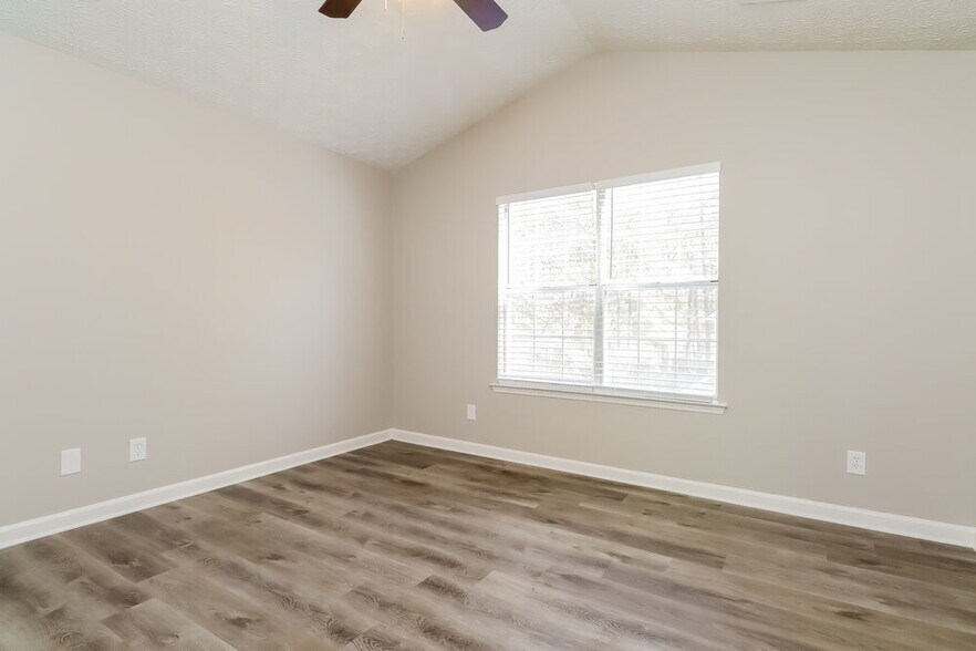 Building Photo - 733 River Mist Dr
