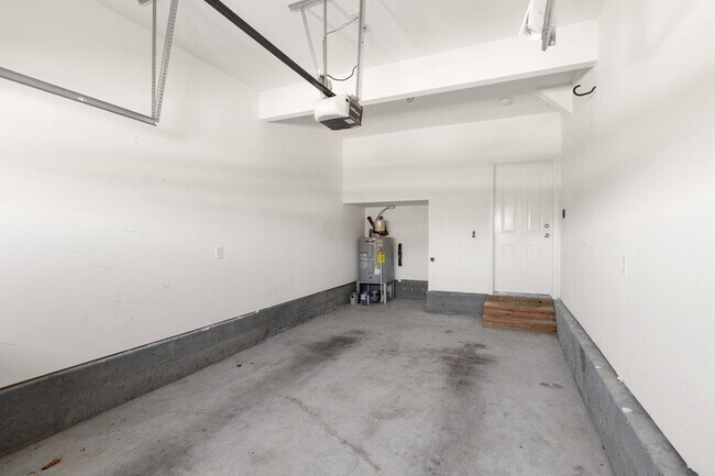 Building Photo - 105 Dursley Ln