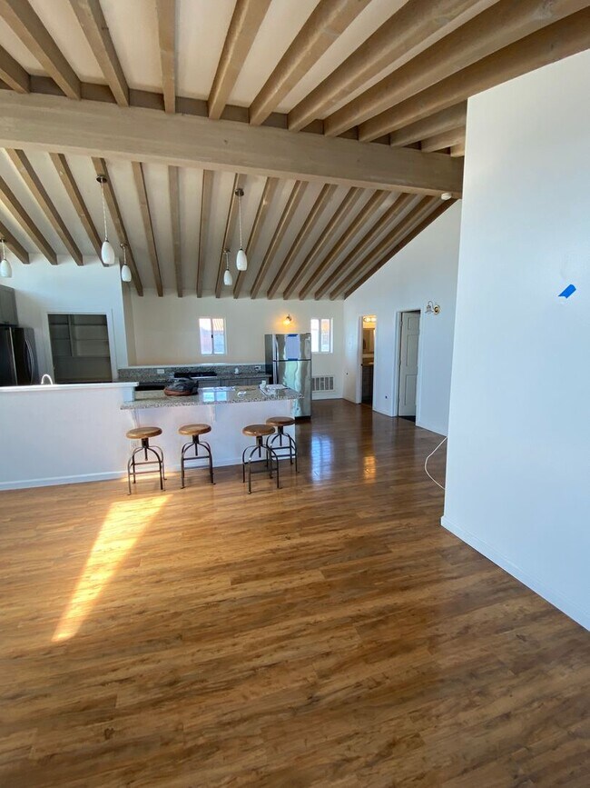 Building Photo - 6557 Del Playa Dr