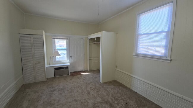 Building Photo - West Columbia