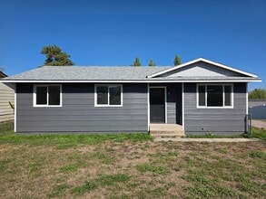 Building Photo - Perfectly remodeled 3BDR/1BA Single-level house in Polson!