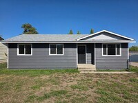 Building Photo - Perfectly remodeled 3BDR/1BA Single-level house in Polson!