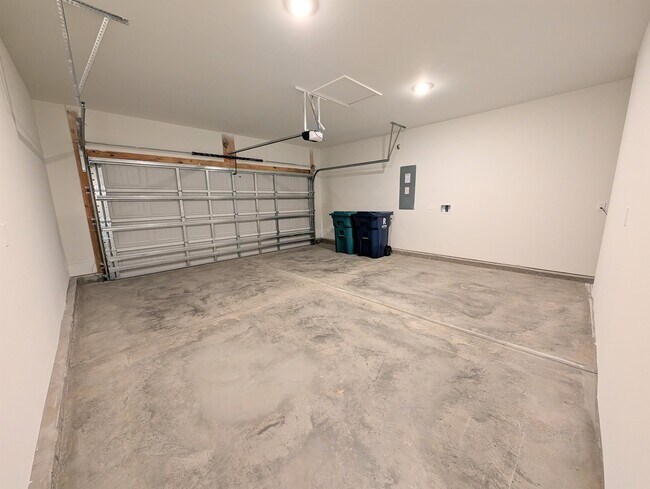 Building Photo - 1508 Regal Fern Wy