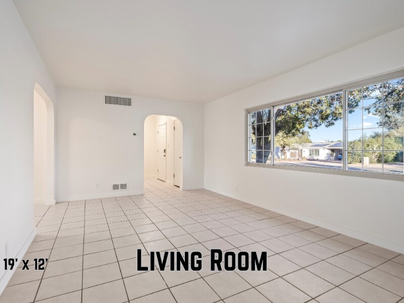 Building Photo - 4120 E 4th St