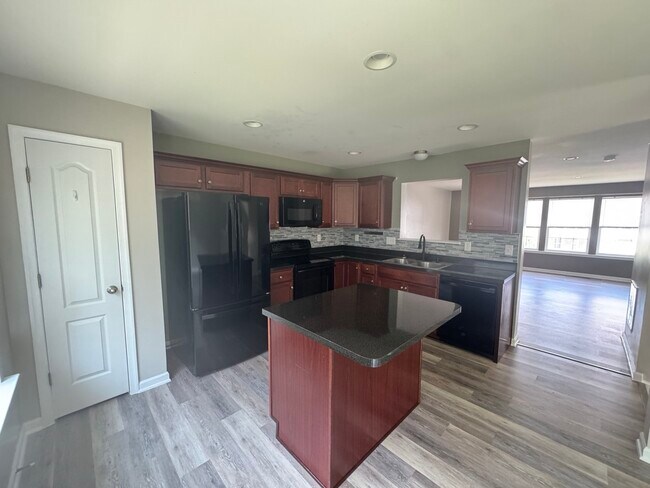 Building Photo - 65 Private Ct