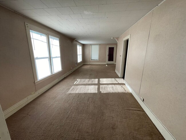 Building Photo - Arlington Home