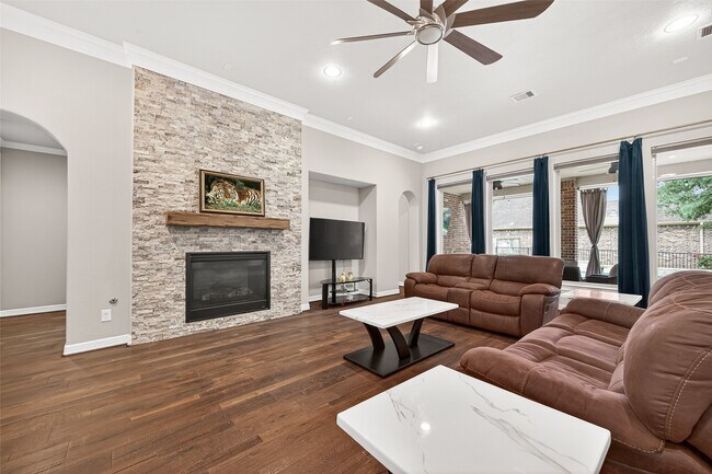 Building Photo - 32607 Wingfoot Cir