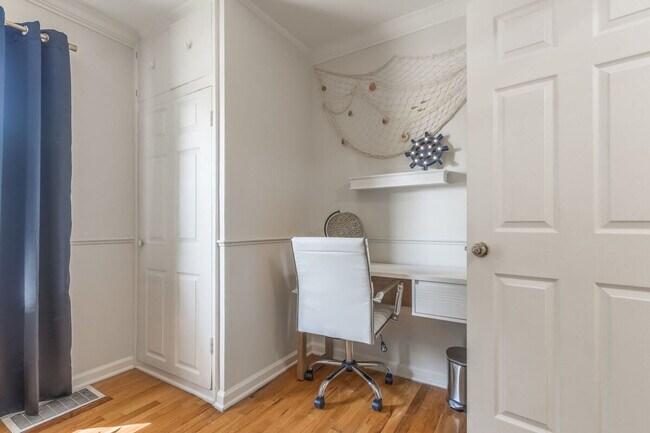 Building Photo - 4945 N Euclid Ave