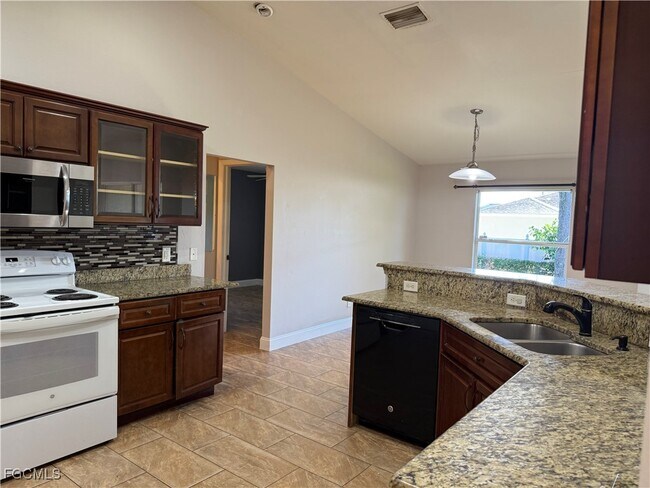 Building Photo - 91 Blackstone Dr