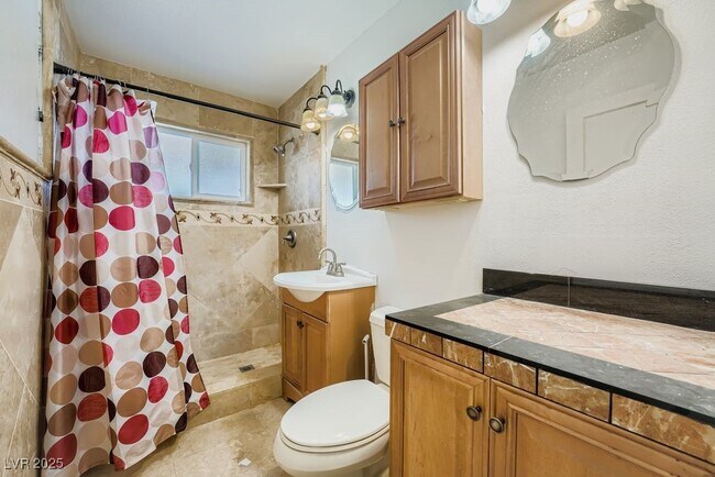 Building Photo - 571 Blackmore Dr