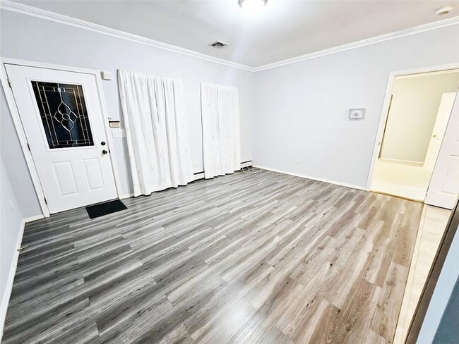 Building Photo - 61 Apple Ln