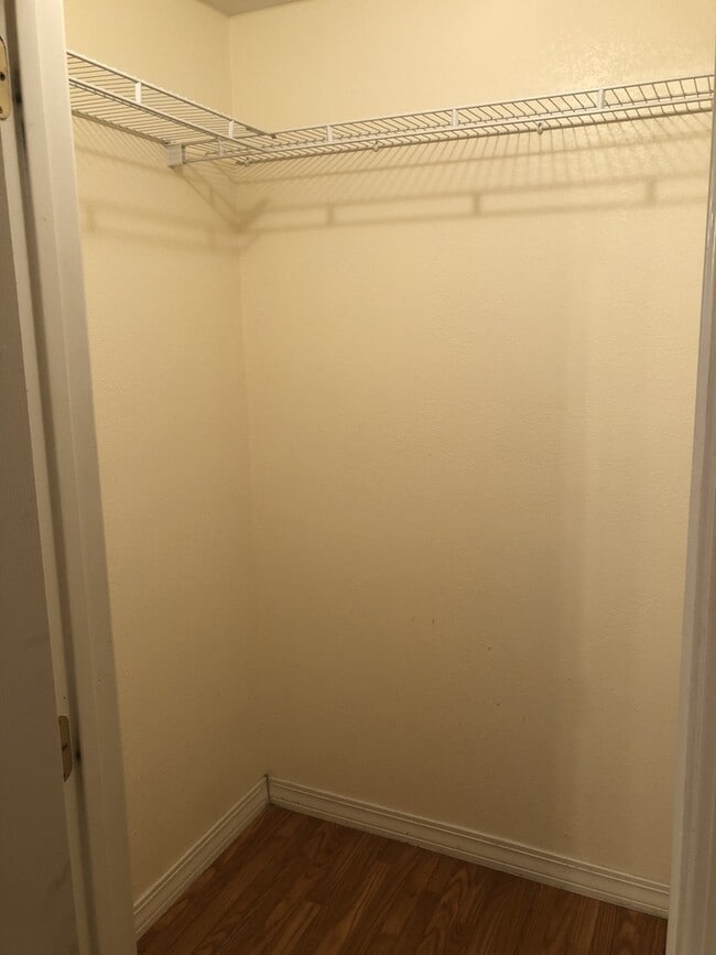 Building Photo - Duplex located in College Hill