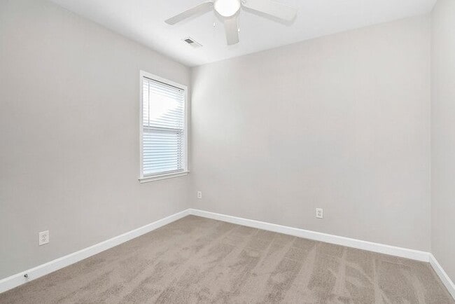 Building Photo - Gorgeous 3BD/2.5BA Craftsman Style Home in the Westmoreland Community!