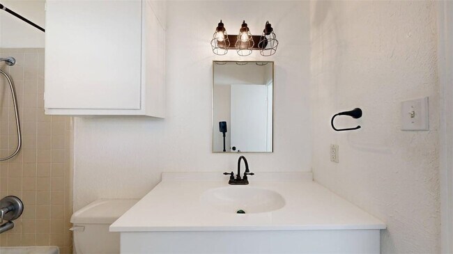 Building Photo - 4000 Tiffany Trail