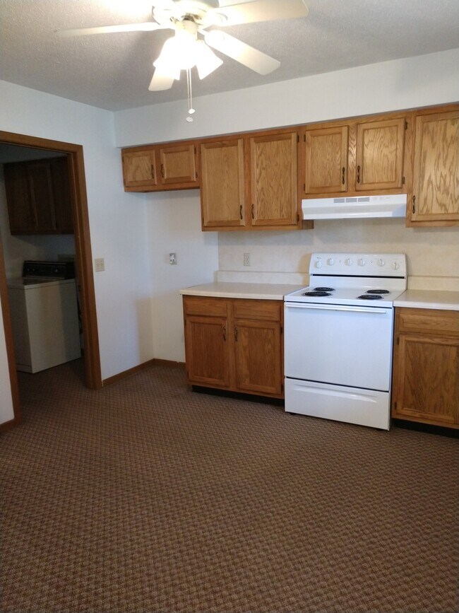 Building Photo - 1954 Brookhaven Dr