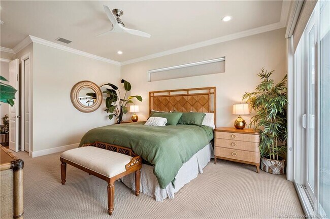 Building Photo - 521 SW Ocean Blvd