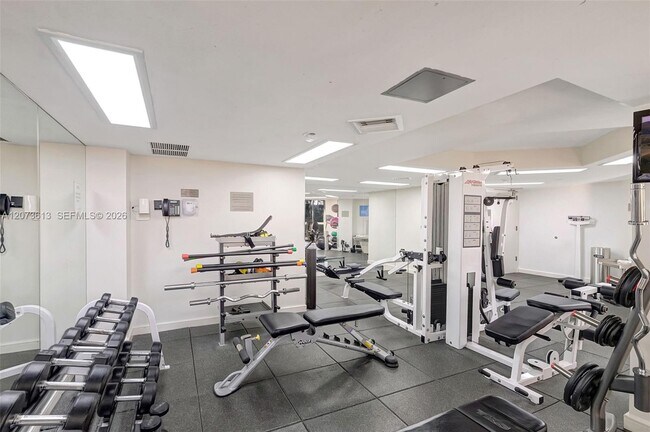 Building Photo - 20185 E Country Club Dr