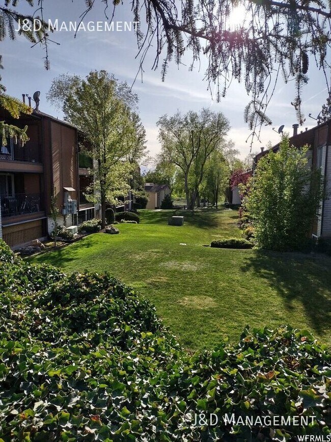 Building Photo - 2416 S Elizabeth St