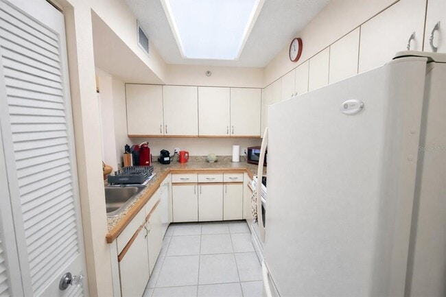 Building Photo - 2333 Feather Sound Dr