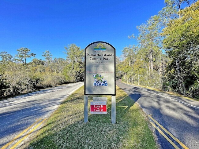 Building Photo - 339 Mt Royall Dr