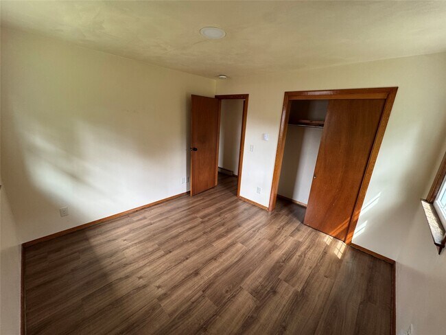 Building Photo - 11 Maiden Ln