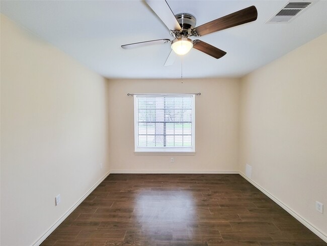 Building Photo - 12800 Briar Forest Dr