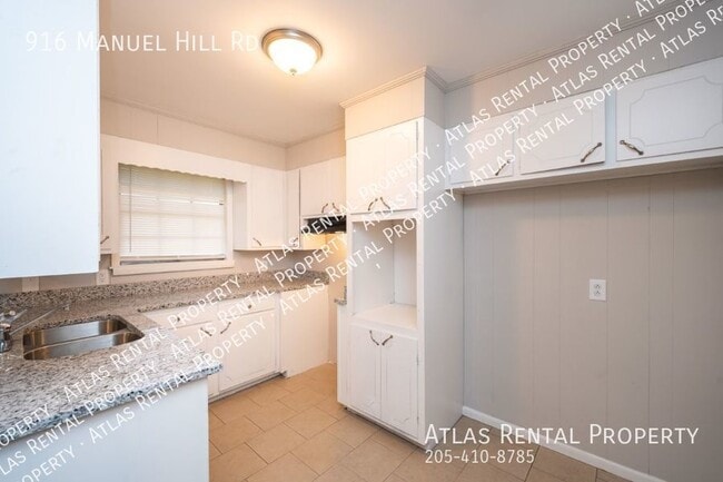 Building Photo - 916 Manuel Hill Rd