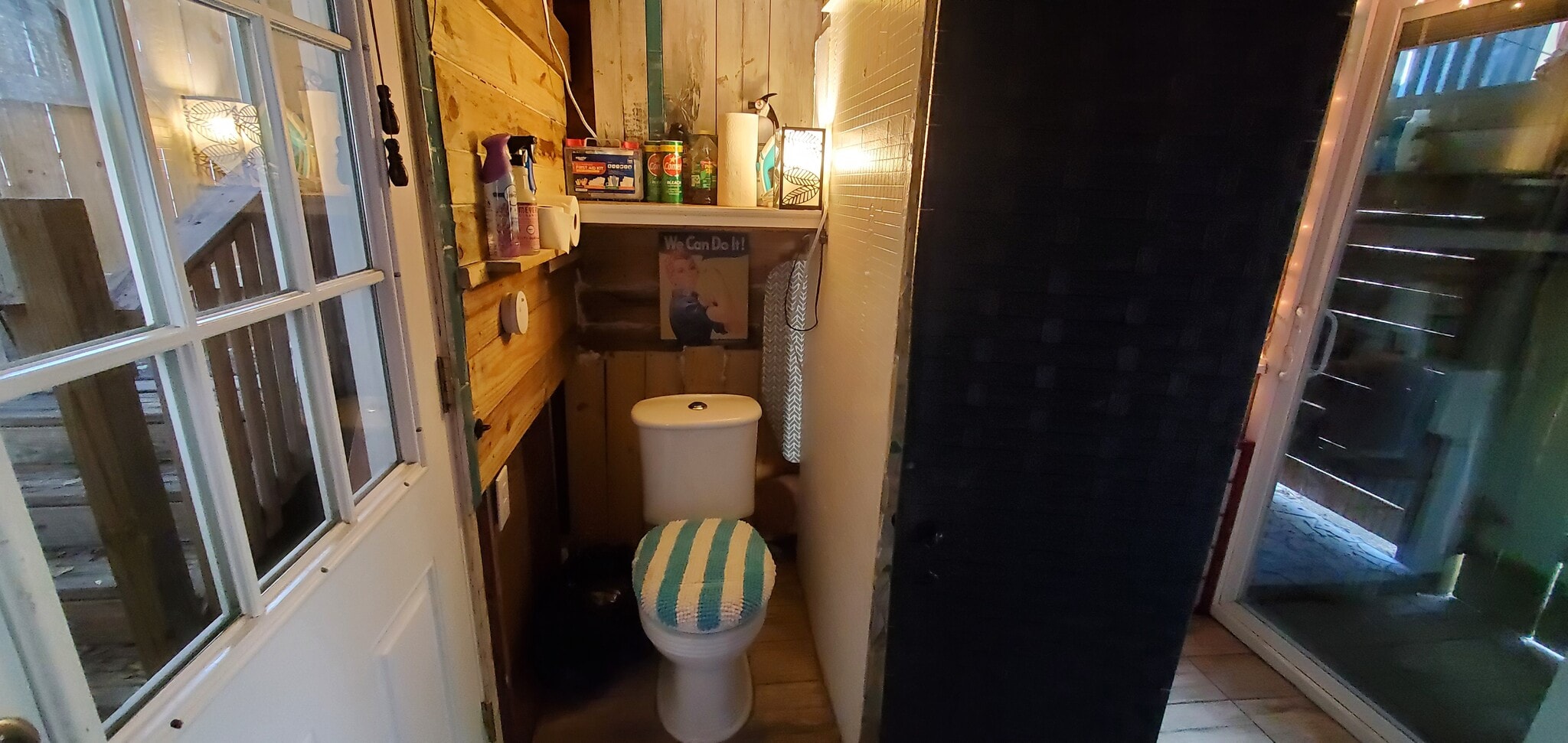 Commode area - 5014 Hillwood Cir S