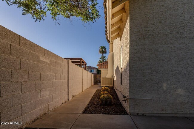 Building Photo - 3125 E Cottonwood Ln