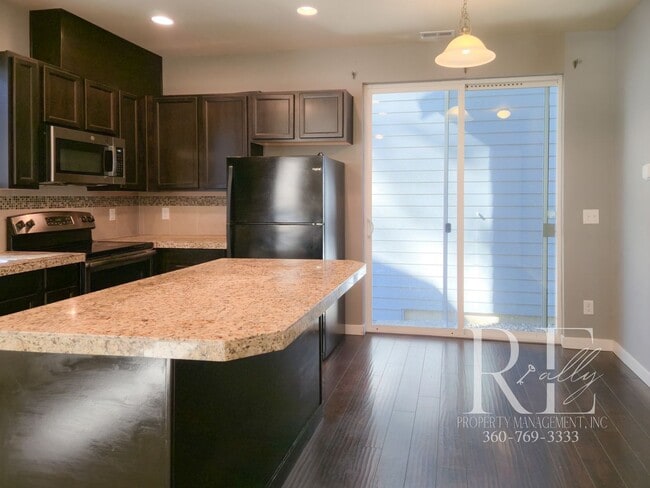 Building Photo - Effortless Elegance in Caldart Heights, Po...