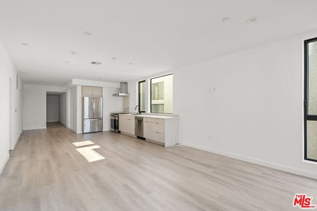 Building Photo - 3755 S Canfield Ave