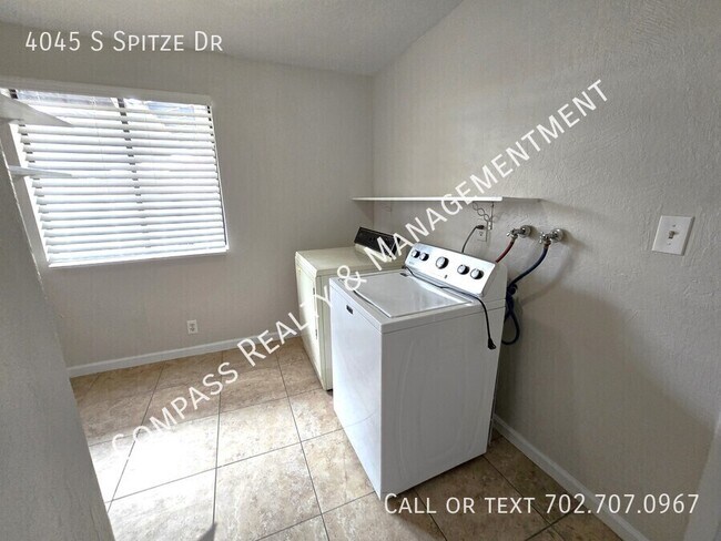 Building Photo - 4045 S Spitze Dr